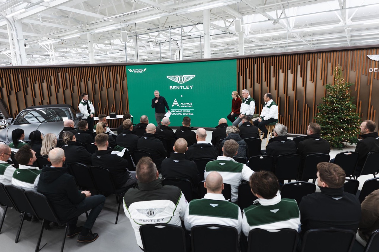 Bentley 宾利连续15年称霸职场！揭开克鲁工厂灵魂