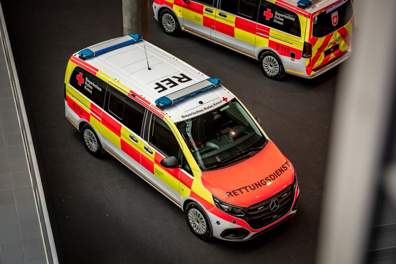 平治 Vito Tourer 在巴伐利亚摇身一变成为医疗特种部队