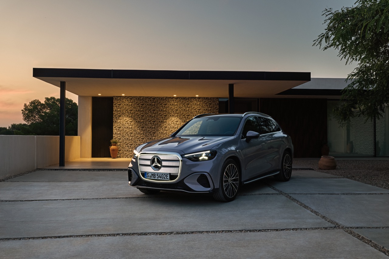 AI 双脑运算、713 公里续航加持！Mercedes-Benz 纯电 GLC 现身 CES 2026