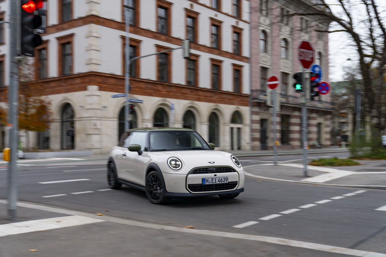 MINI Paul Smith Edition 将英伦绅士与反