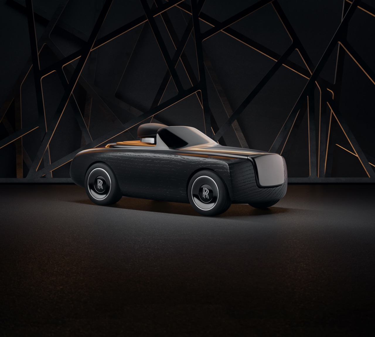 劳斯莱斯定製一辆 Phantom 竟需四万小时磨砺