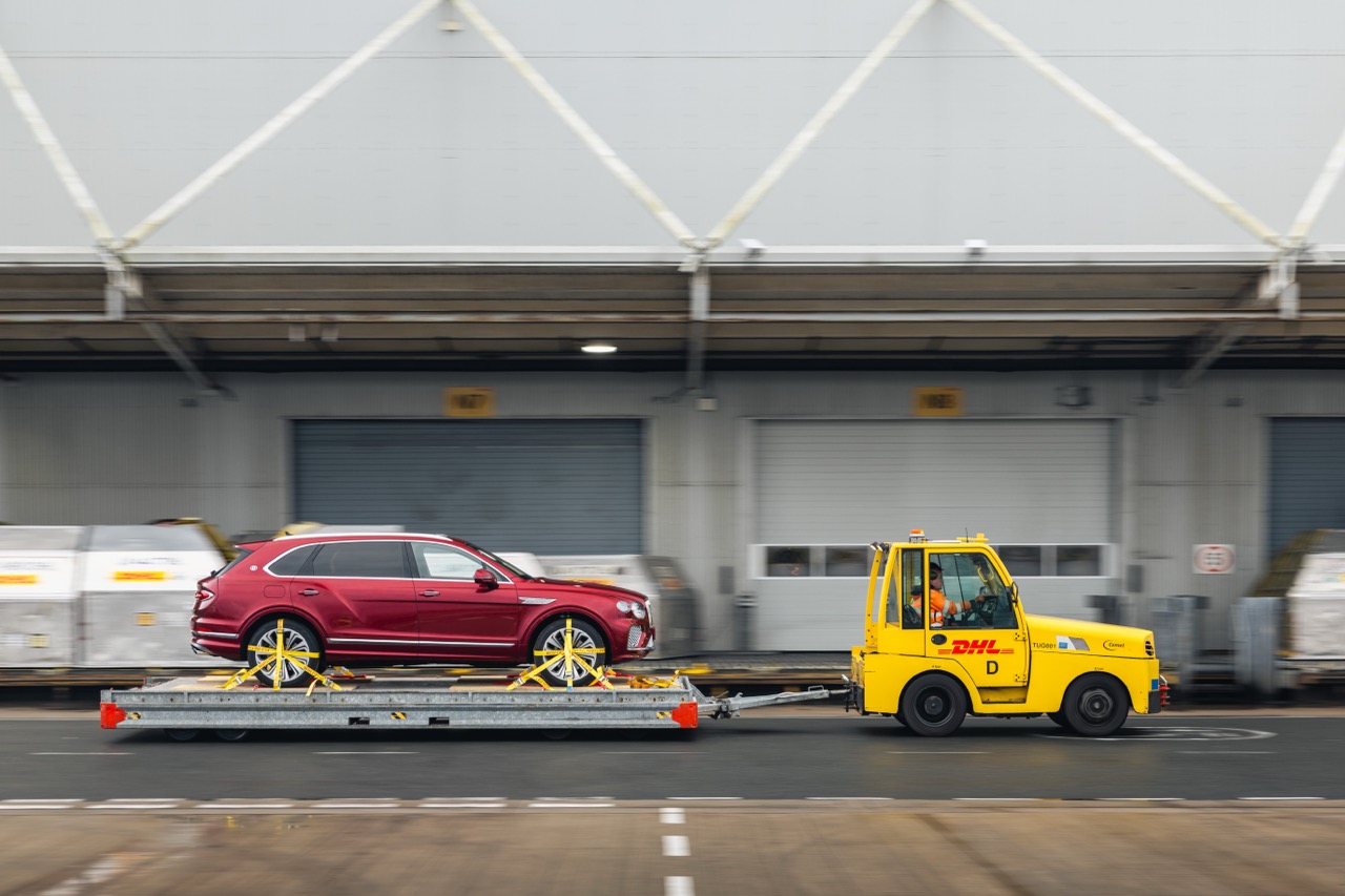 宾利宣布全球空运物流全面採用100%可持续航空燃料