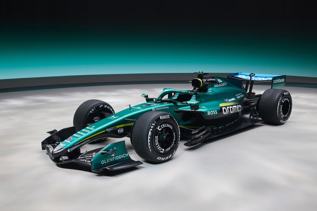 Aston Martin AMAF1 公开 2026 年新战车 AMR26 涂装