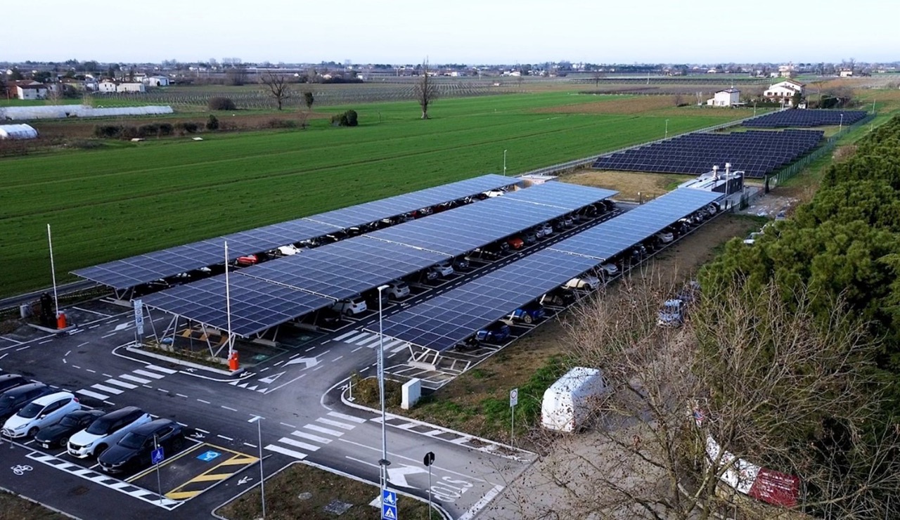 Visa Cash App Racing Bulls 法恩扎基地进入绿能氢电新纪元