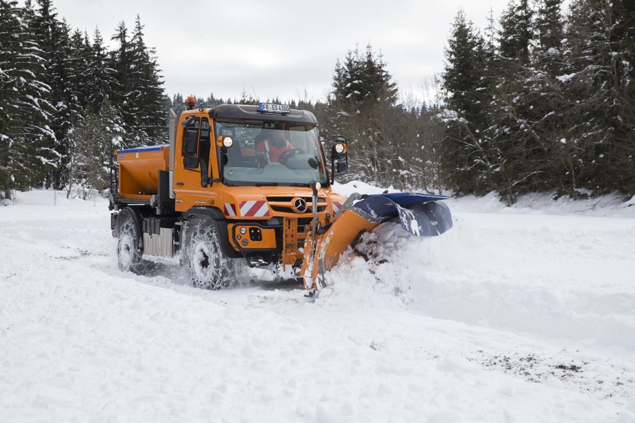 Mercedes-Benz 刬雪王中王 Unimog 横扫法国阿尔卑斯山