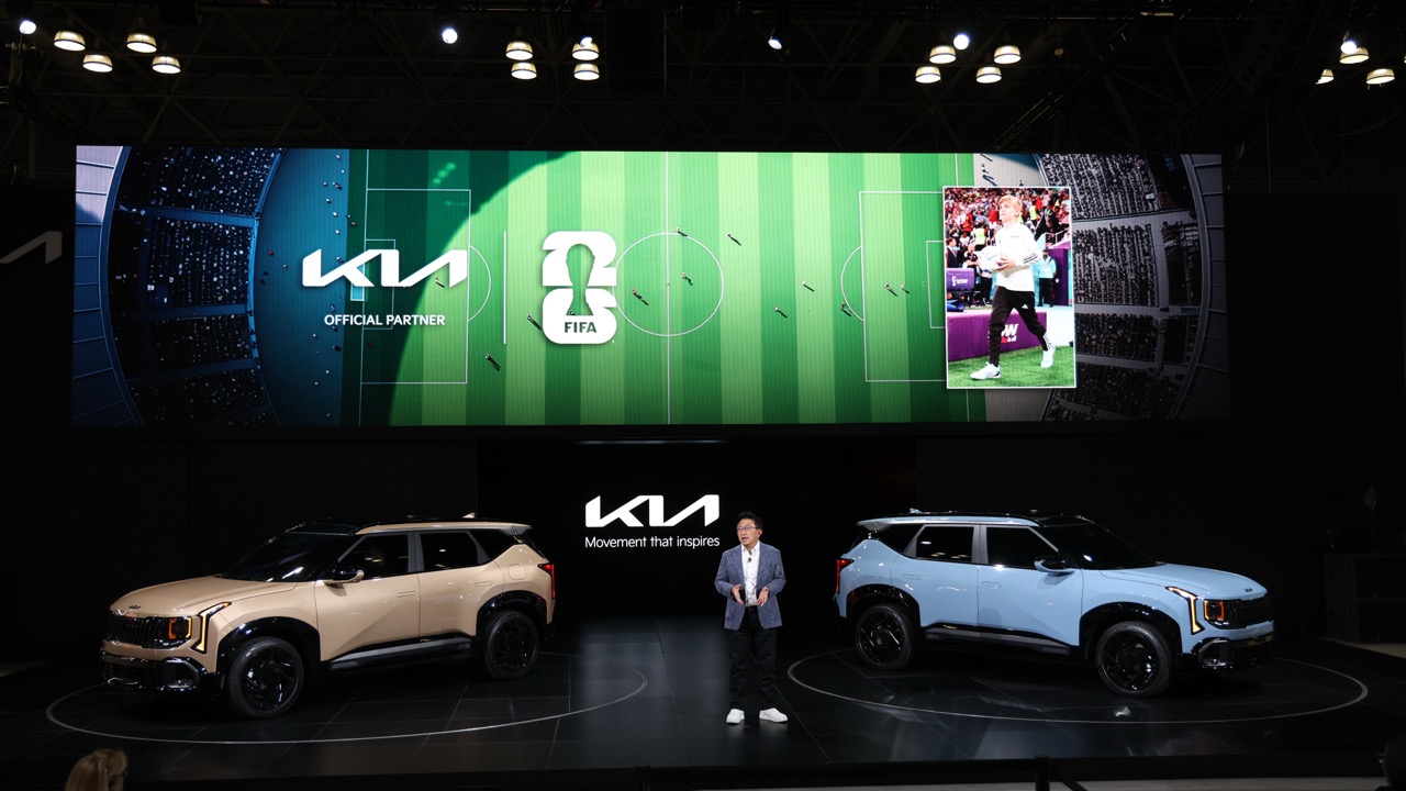 Kia 纽约现身全新 Seltos 增设油电版、EV3 续航破 500km