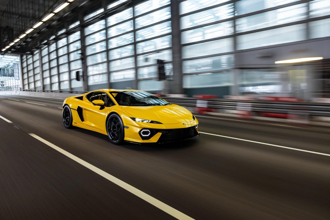 林宝坚尼 Temerario 混能战兽香港着陆