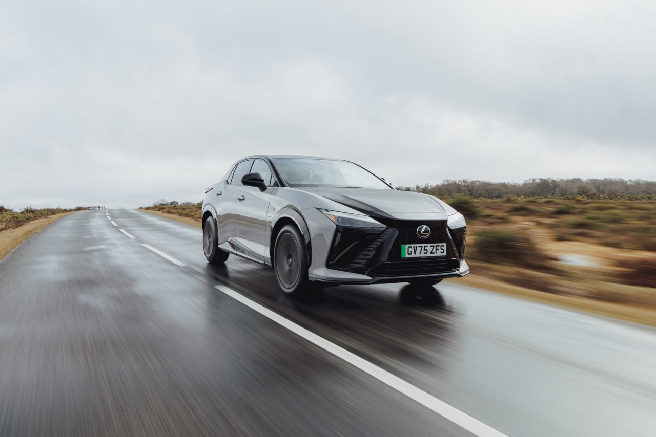 Lexus RZ 550e F Sport 彻底颠覆纯电驾驶感！Interactive Manual Drive 电动车