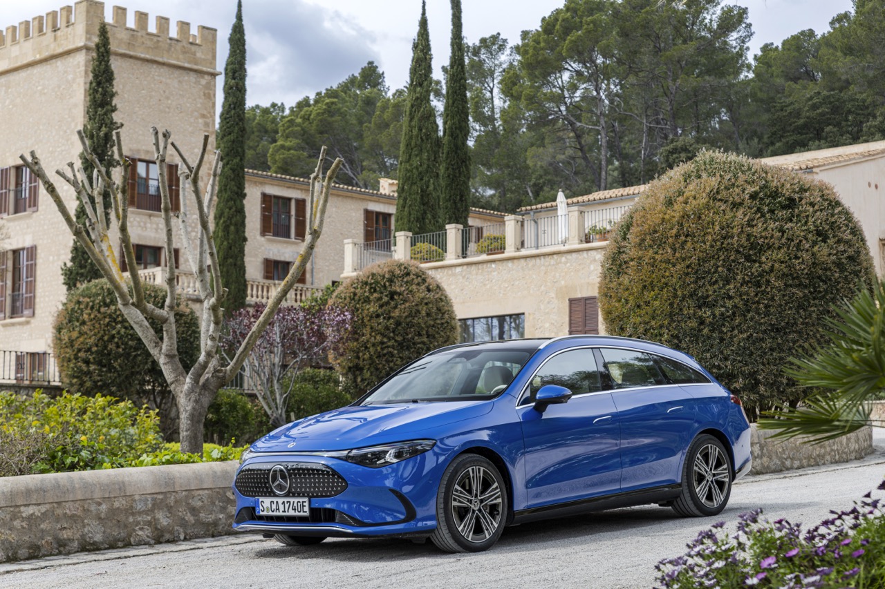 Mercedes-Benz 首季狂卖 50 万部：全新纯电 CLA 订单多到做唔切