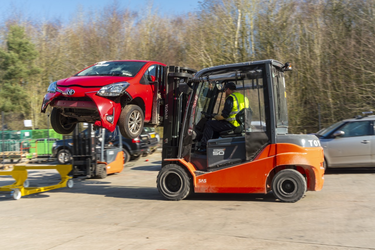 不废钢铁再生梦：丰田 Burnaston 圆形工厂揭开汽车不死之谜