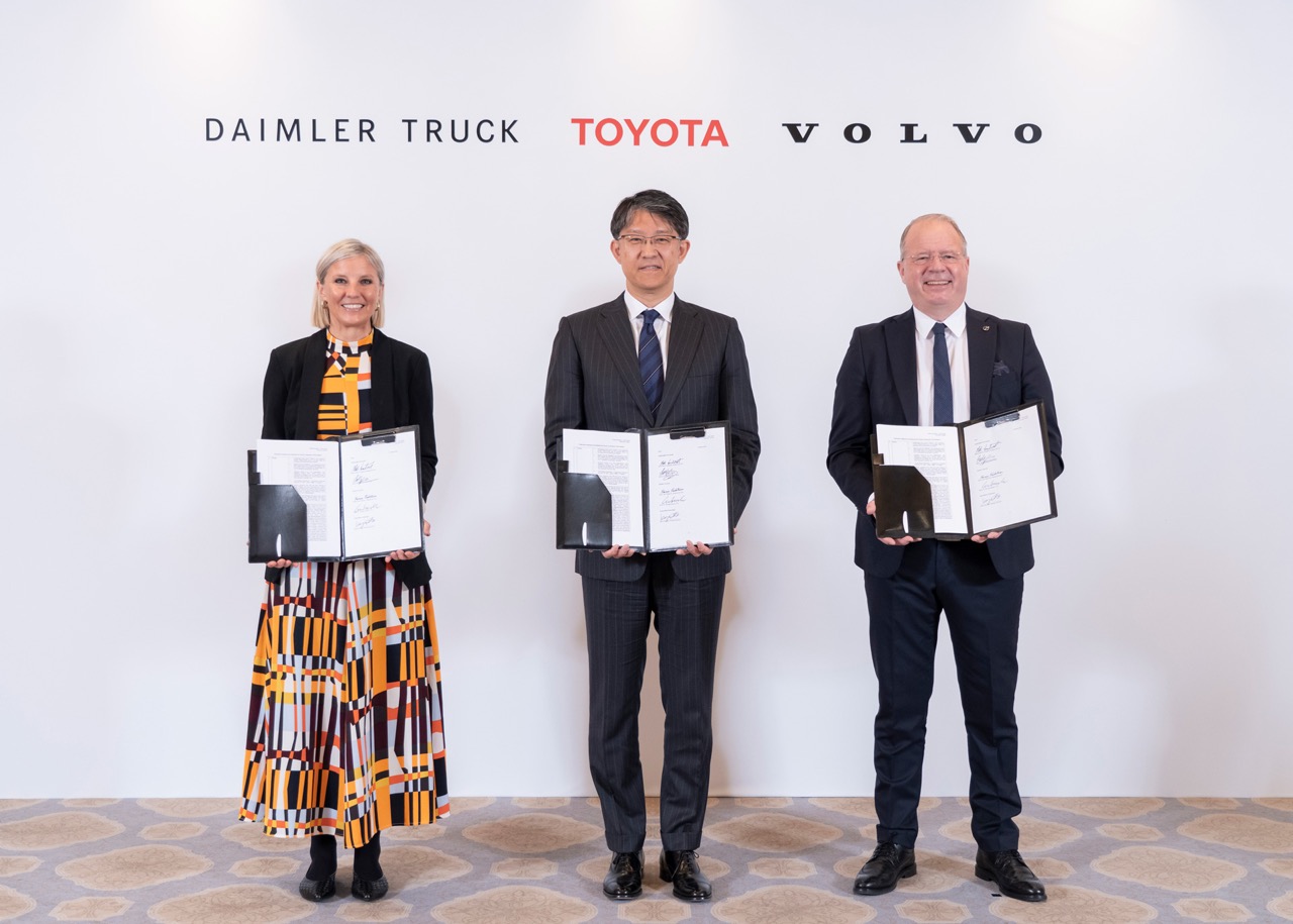 Toyota 宣布入股 cellcentric 联手 Daimler 与 Volvo 统治重型运输未来